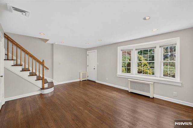 16 Randolph Terrace, Fair Lawn, NJ 07410