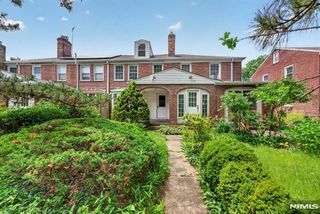 16 Randolph Terrace, Fair Lawn, NJ 07410