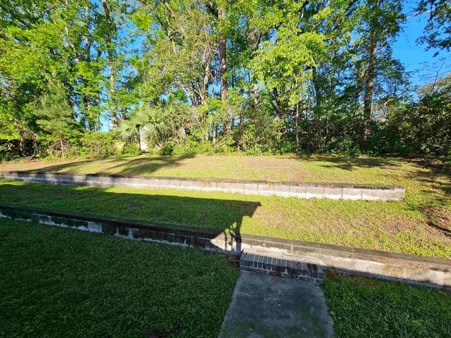 2036 TRESCOTT Drive, Tallahassee, FL 32308