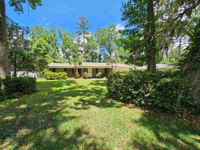 2036 TRESCOTT Drive, Tallahassee, FL 32308