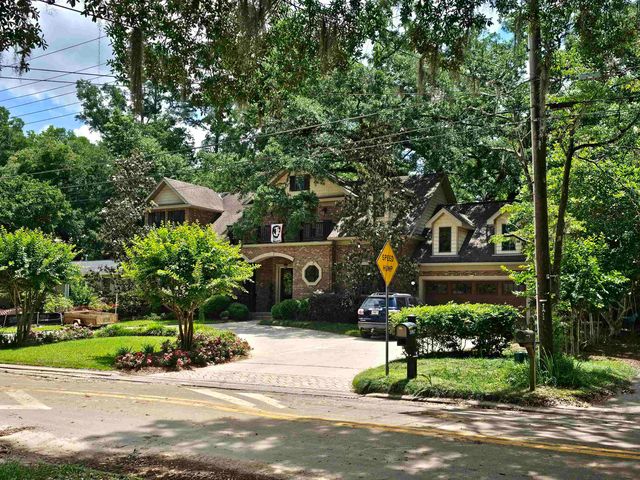 2036 TRESCOTT Drive, Tallahassee, FL 32308