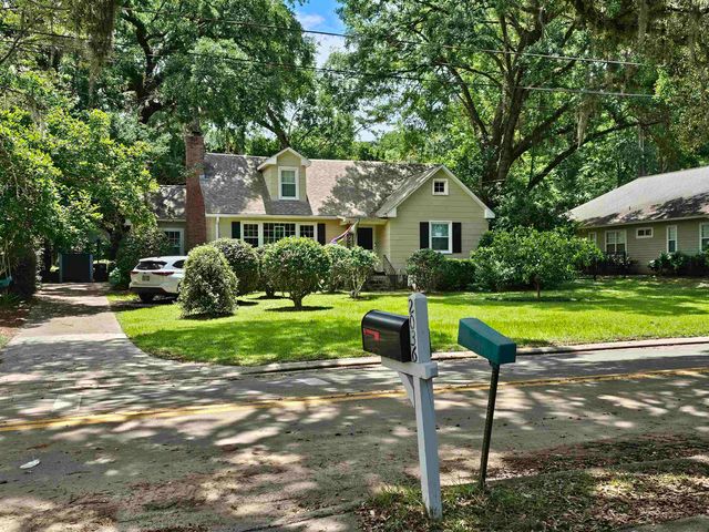 2036 TRESCOTT Drive, Tallahassee, FL 32308