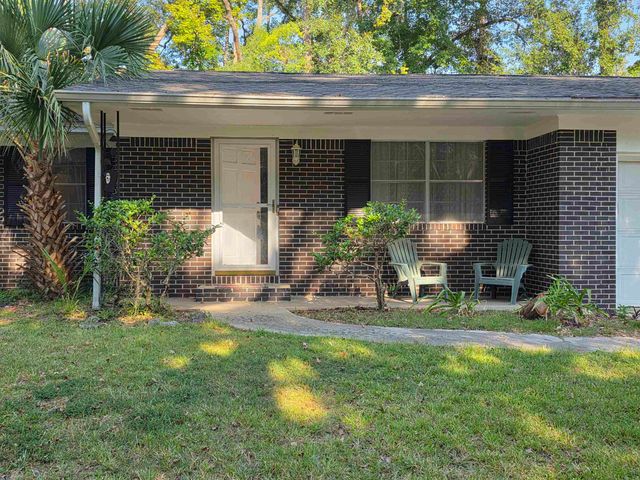 2036 TRESCOTT Drive, Tallahassee, FL 32308