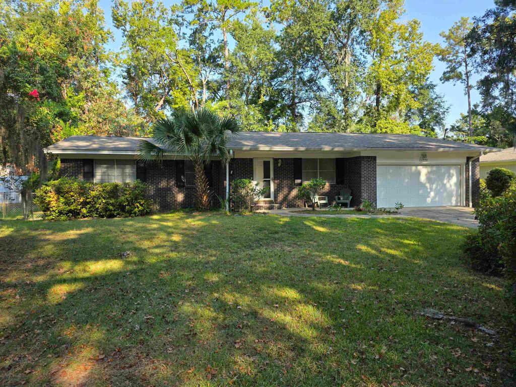 2036 TRESCOTT Drive, Tallahassee, FL 32308