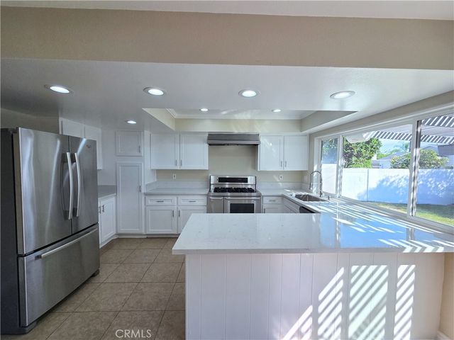 926 E Bastanchury, Placentia, CA 92870