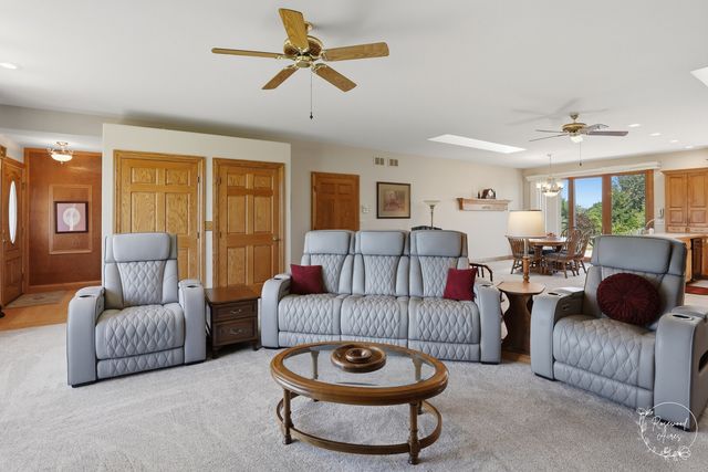 8240 W Yorkshire Lane, Monee, IL 60449