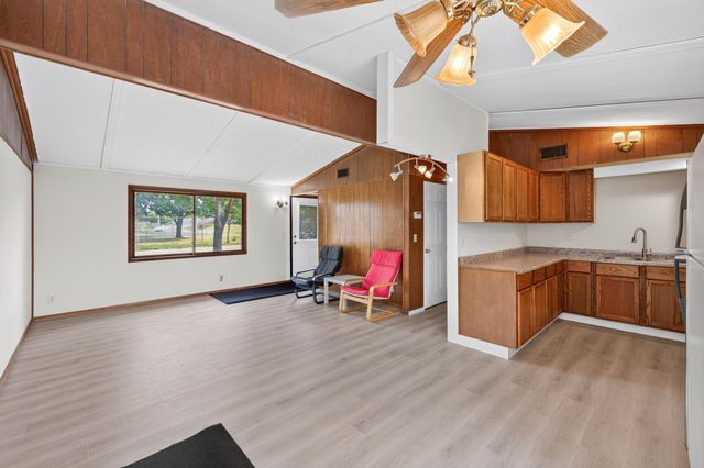 1582 3rd Street E, Saint Paul, MN 55106