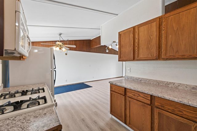 1582 3rd Street E, Saint Paul, MN 55106