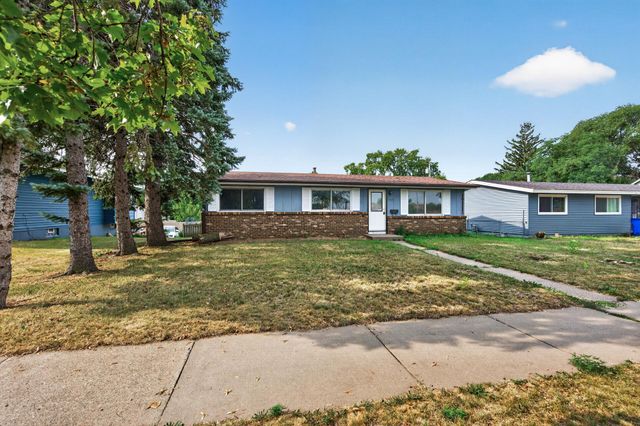 1582 3rd Street E, Saint Paul, MN 55106