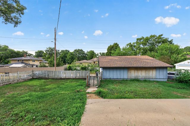 1582 3rd Street E, Saint Paul, MN 55106