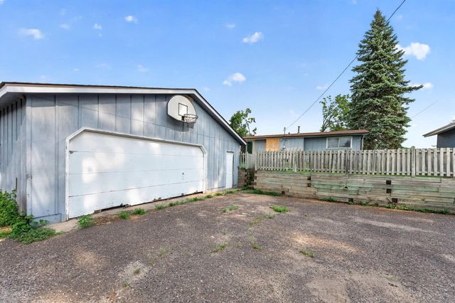 1582 3rd Street E, Saint Paul, MN 55106