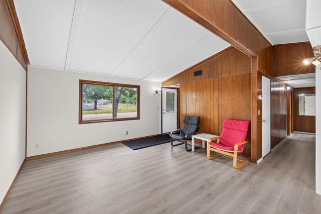 1582 3rd Street E, Saint Paul, MN 55106