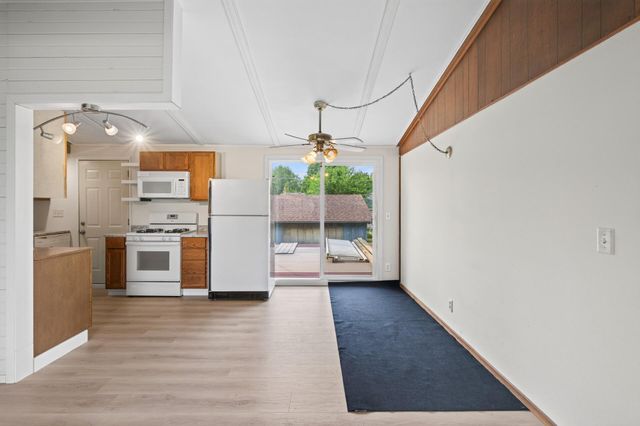 1582 3rd Street E, Saint Paul, MN 55106