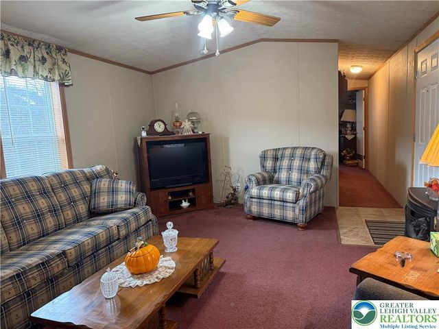 15 Chestnut Ridge Circle, Lower Towamensing Tp, PA 18058