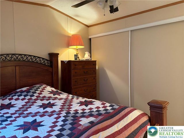 15 Chestnut Ridge Circle, Lower Towamensing Tp, PA 18058