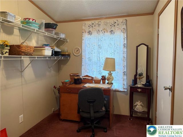 15 Chestnut Ridge Circle, Lower Towamensing Tp, PA 18058