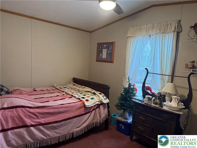 15 Chestnut Ridge Circle, Lower Towamensing Tp, PA 18058