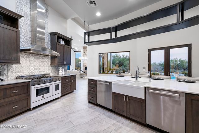 7993 N Pima Village Court, Tucson, AZ 85718