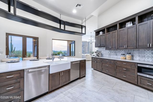 7993 N Pima Village Court, Tucson, AZ 85718