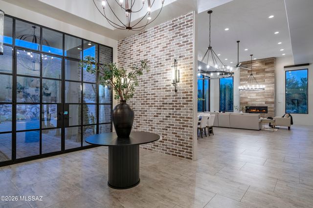7993 N Pima Village Court, Tucson, AZ 85718