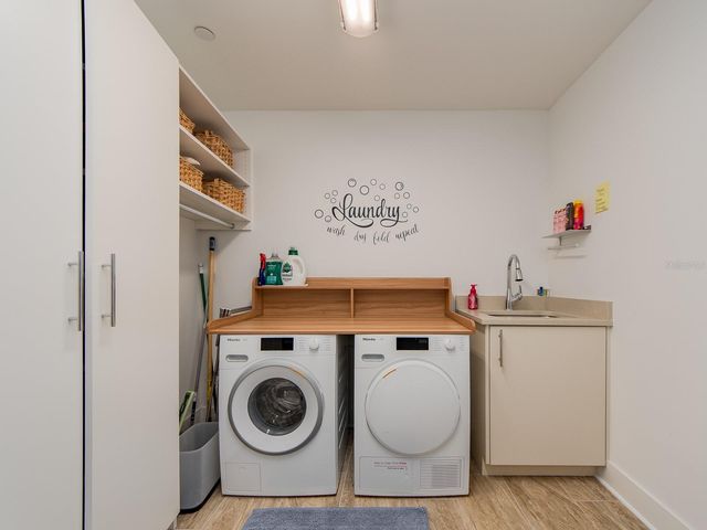 15 AVALON STREET 403, Clearwater Beach, FL 33767