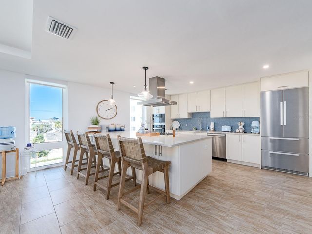 15 AVALON STREET 403, Clearwater Beach, FL 33767