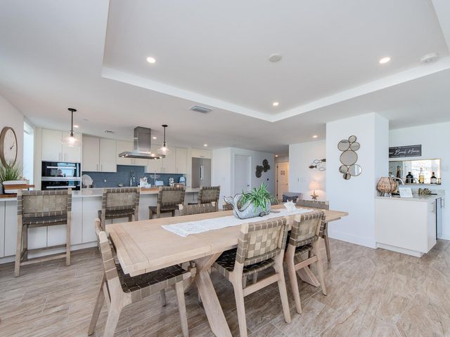 15 AVALON STREET 403, Clearwater Beach, FL 33767