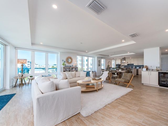 15 AVALON STREET 403, Clearwater Beach, FL 33767