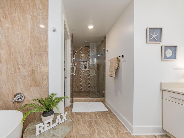 15 AVALON STREET 403, Clearwater Beach, FL 33767