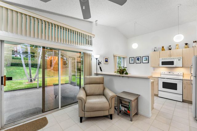 4927 NW 55th Boulevard, Coconut Creek, FL 33073