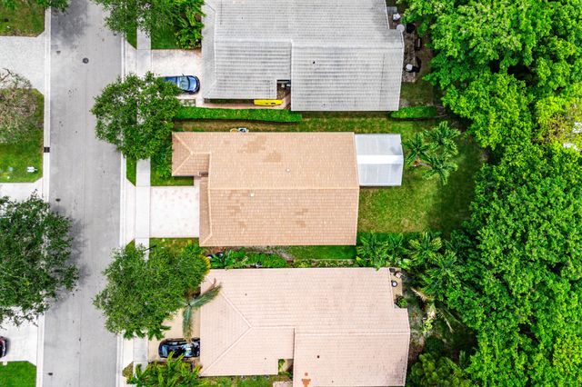 4927 NW 55th Boulevard, Coconut Creek, FL 33073