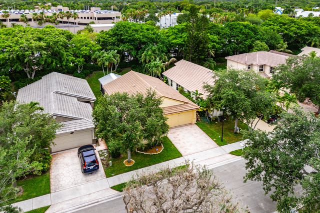 4927 NW 55th Boulevard, Coconut Creek, FL 33073