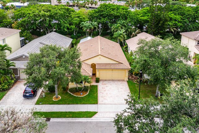 4927 NW 55th Boulevard, Coconut Creek, FL 33073