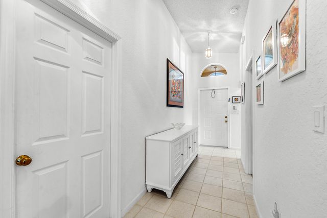 4927 NW 55th Boulevard, Coconut Creek, FL 33073