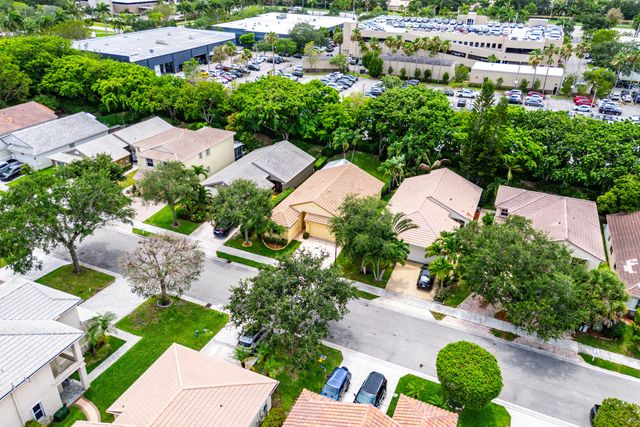 4927 NW 55th Boulevard, Coconut Creek, FL 33073
