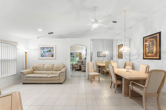 4927 NW 55th Boulevard, Coconut Creek, FL 33073