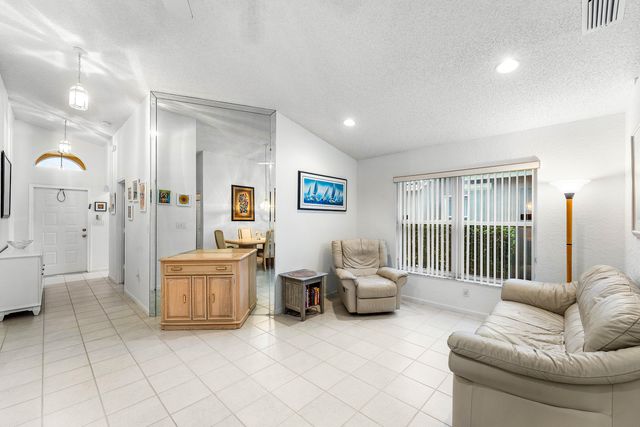 4927 NW 55th Boulevard, Coconut Creek, FL 33073