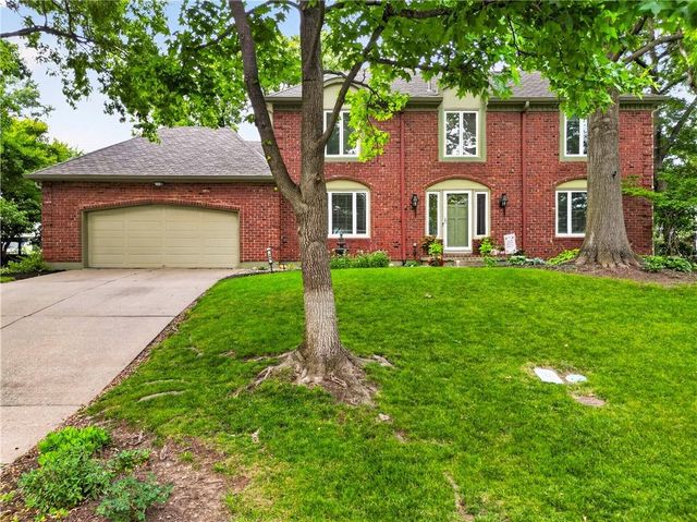 304 NW Aspen Street, Lee's Summit, MO 64064