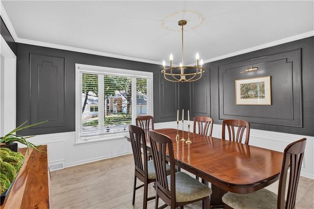 304 NW Aspen Street, Lee's Summit, MO 64064