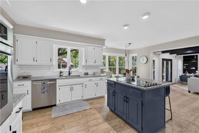 304 NW Aspen Street, Lee's Summit, MO 64064