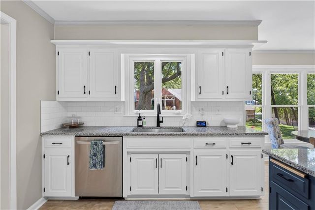 304 NW Aspen Street, Lee's Summit, MO 64064