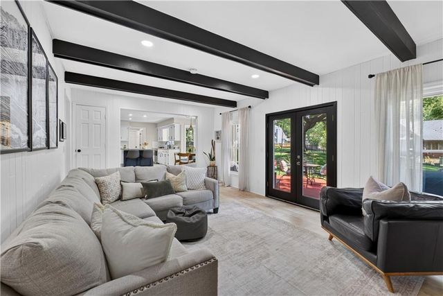304 NW Aspen Street, Lee's Summit, MO 64064