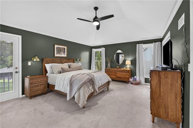 304 NW Aspen Street, Lee's Summit, MO 64064