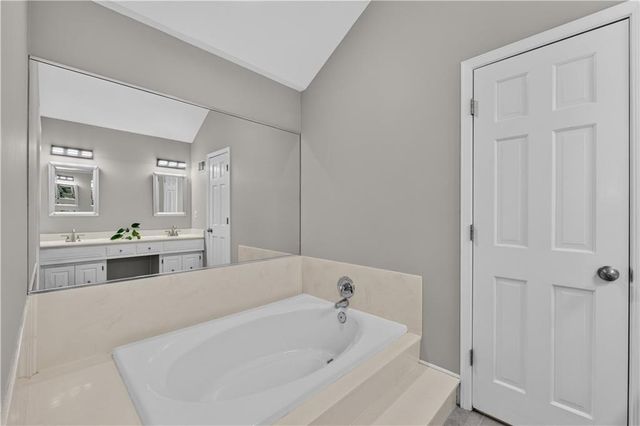 304 NW Aspen Street, Lee's Summit, MO 64064