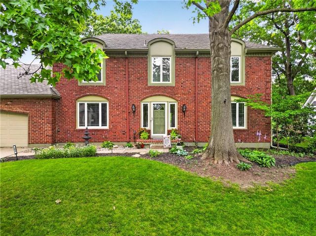 304 NW Aspen Street, Lee's Summit, MO 64064