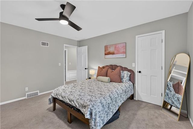 304 NW Aspen Street, Lee's Summit, MO 64064