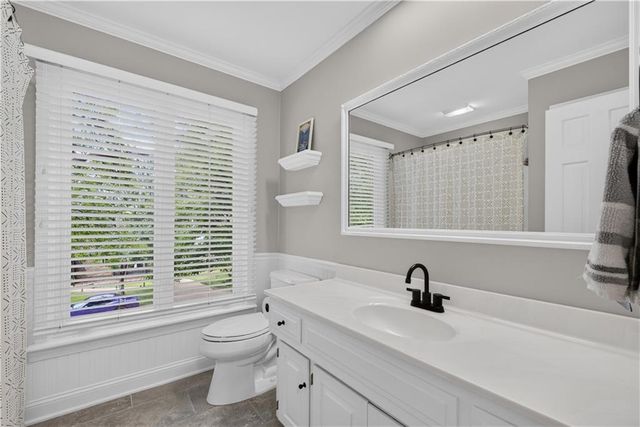 304 NW Aspen Street, Lee's Summit, MO 64064