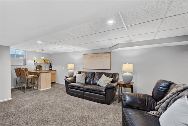 304 NW Aspen Street, Lee's Summit, MO 64064