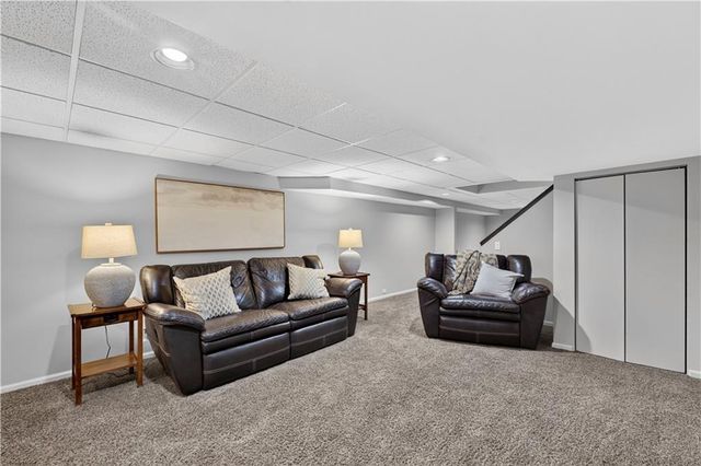 304 NW Aspen Street, Lee's Summit, MO 64064