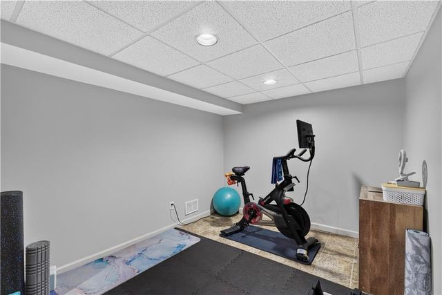 304 NW Aspen Street, Lee's Summit, MO 64064